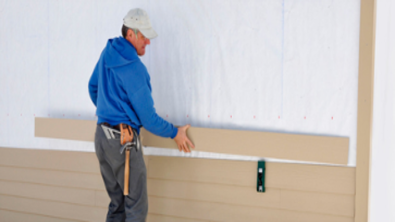 Handling House Siding Repair in Lawrence, Kansas