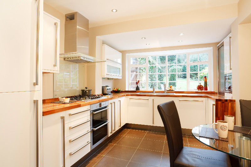 Create a UK Kitchen that is a Work of Art When You Choose the Right Team