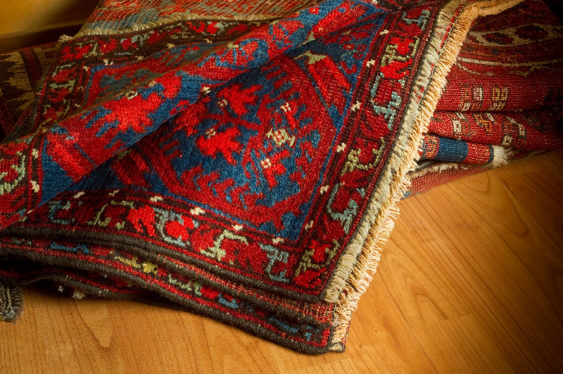 Choosing Custom Colored Area Rugs: A Dive into Vibrant Flooring Choices