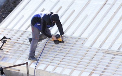 Common Warning Signs You Need a Vinyl Siding Contractor in Concord, NH Right Away